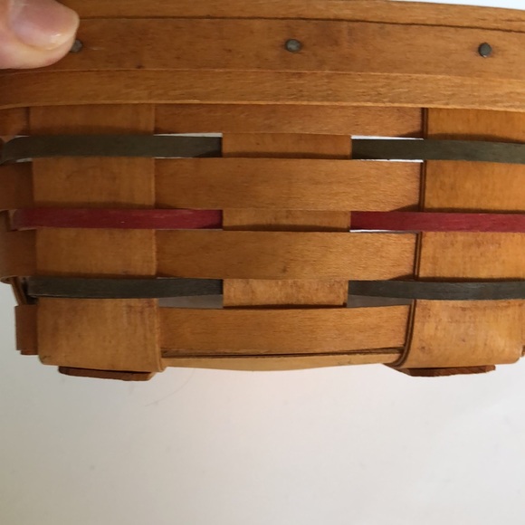 Longaberger basket with liner - Picture 4 of 8